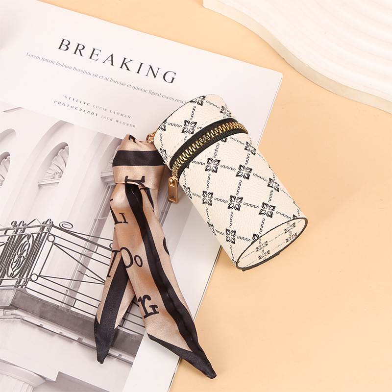 Scarf Pattern Lipstick Keychai - Monogram Keychain Leather บทวิจารณ์และราคา