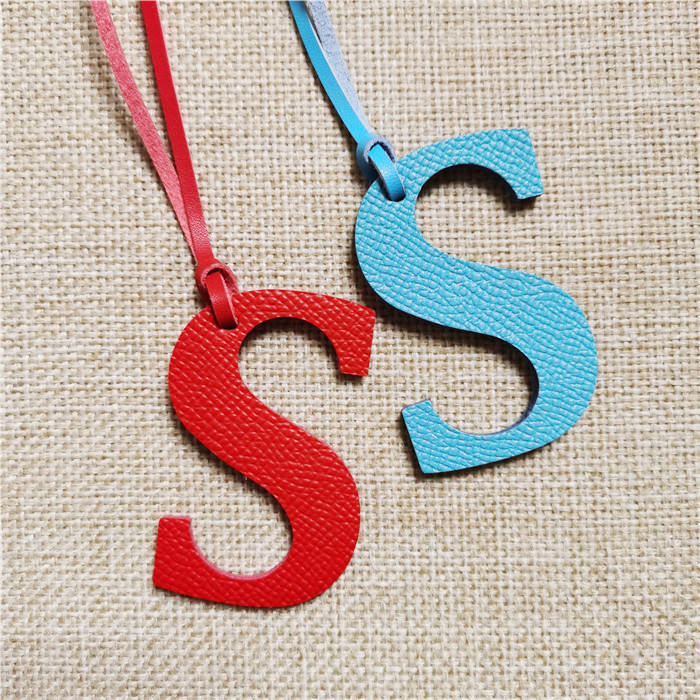 English Letter O P Q R S T Alp - Monogram Keychain Leather บทวิจารณ์และราคา