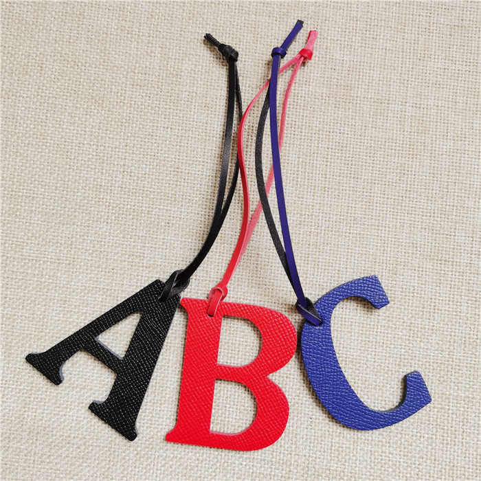 English Letter A B C D E F G A - Monogram Keychain Leather บทวิจารณ์และราคา