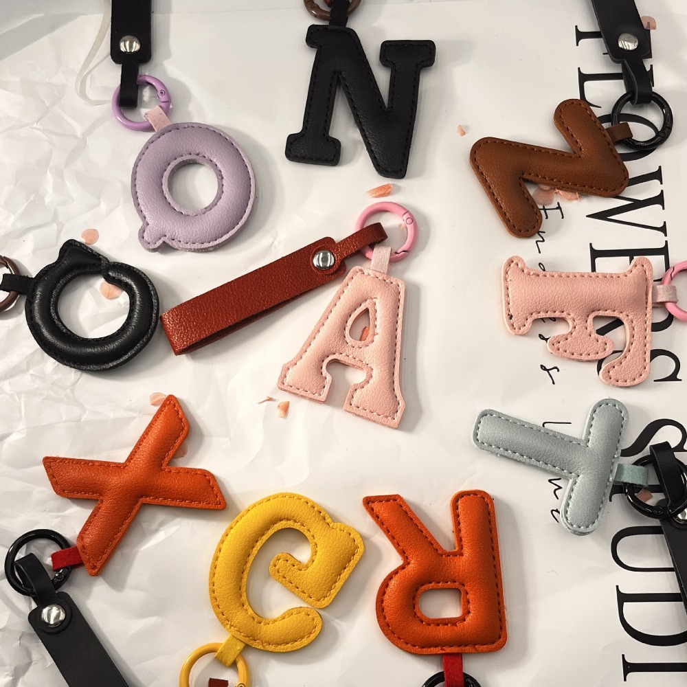 Customizable Trendy Alphabet L - Monogram Keychain Leather บทวิจารณ์และราคา